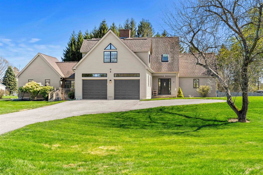 4 Apple Way, Stratham, NH 03885