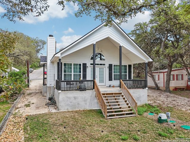 1020 Pebble Beach Dr. NW, Lakehills, TX 78063