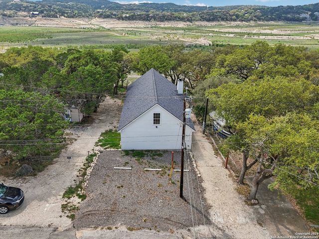 1020 Pebble Beach Dr. NW, Lakehills, TX 78063