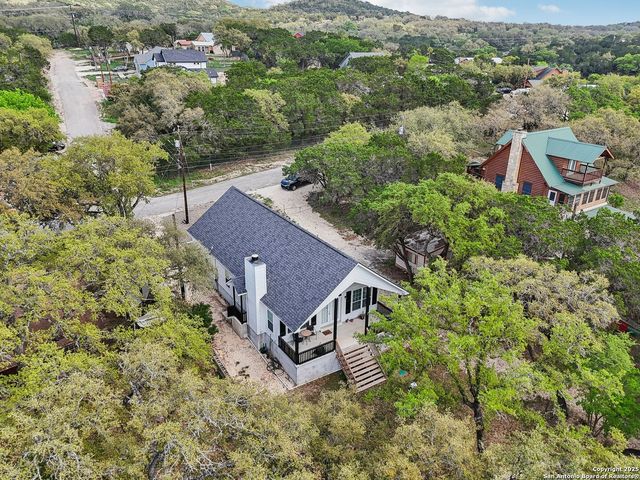 1020 Pebble Beach Dr. NW, Lakehills, TX 78063