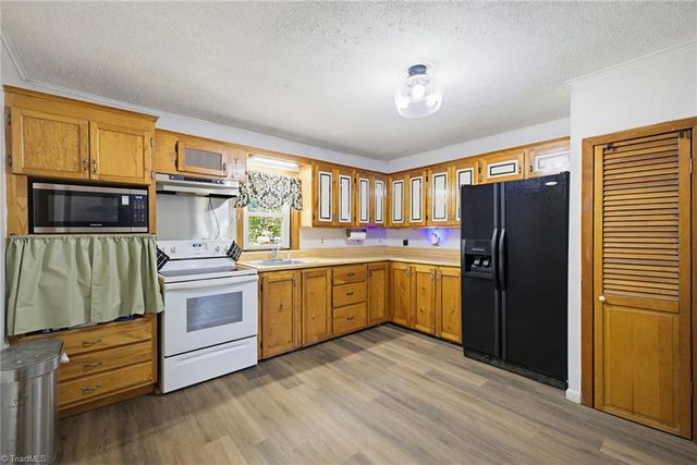 2039 Scalesville Road, Summerfield, NC 27358