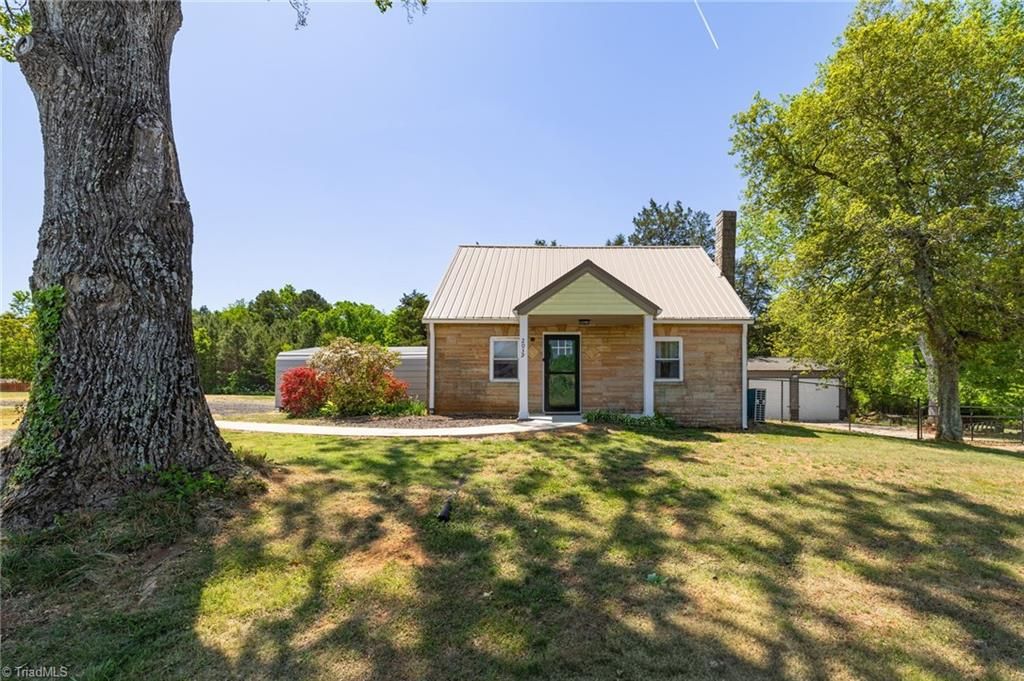 2039 Scalesville Road, Summerfield, NC 27358