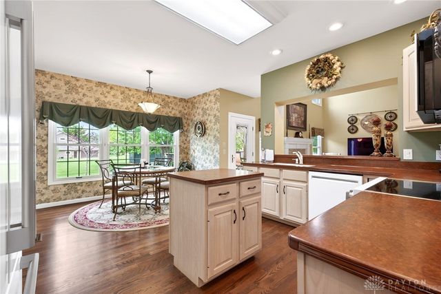 1111 Chisolm Trail, Washington Twp, OH 45458