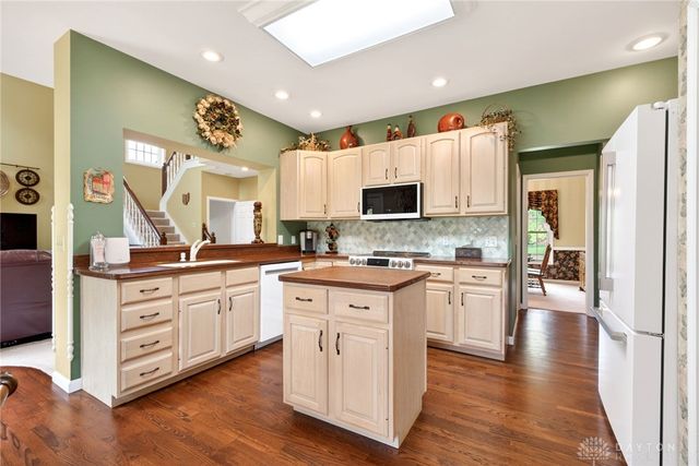 1111 Chisolm Trail, Washington Twp, OH 45458