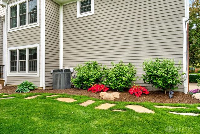 1111 Chisolm Trail, Washington Twp, OH 45458