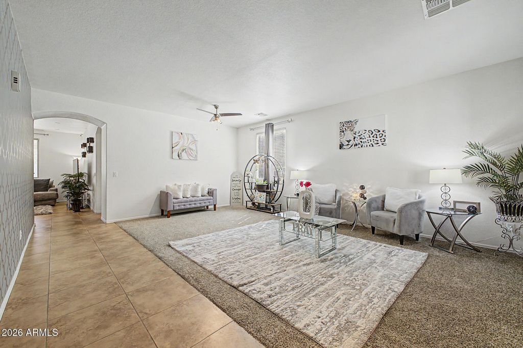 279 E GOLD DUST Way, San Tan Valley, AZ 85143 — photo 3