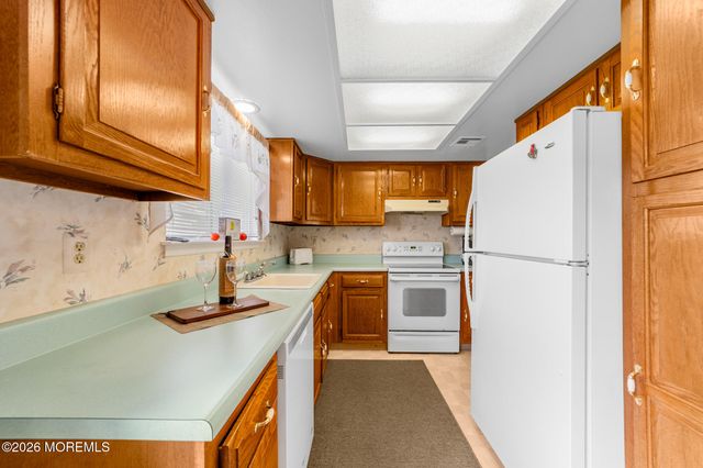 376 Stirling Drive 376A, Monroe, NJ 08831