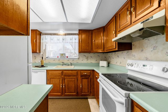376 Stirling Drive 376A, Monroe, NJ 08831