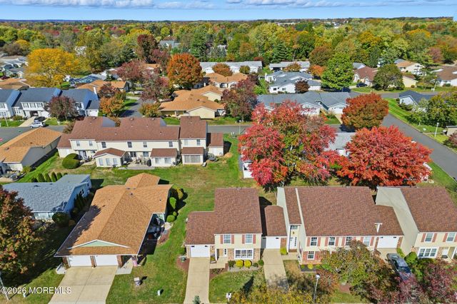 376 Stirling Drive 376A, Monroe, NJ 08831