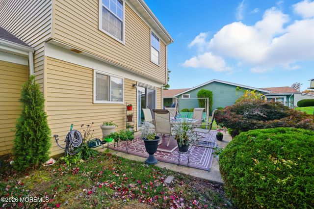 376 Stirling Drive 376A, Monroe, NJ 08831