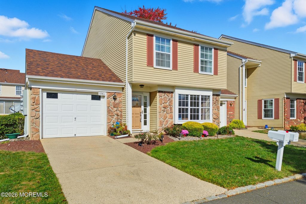 376 Stirling Drive 376A, Monroe, NJ 08831