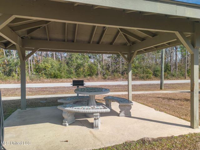 128 Country Club Drive, Pass Christian, MS 39571