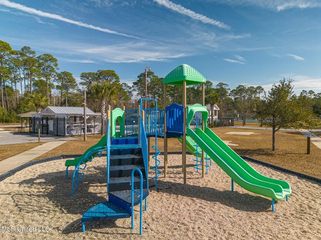 128 Country Club Drive, Pass Christian, MS 39571