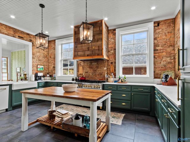 401 S Clinton Street, Athens, AL 35611