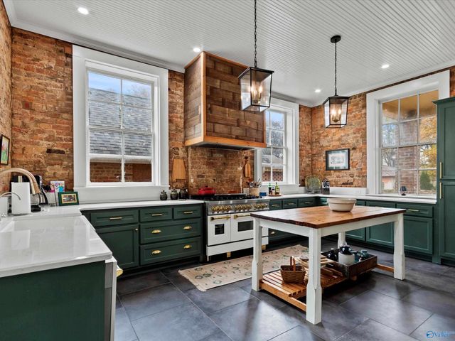 401 S Clinton Street, Athens, AL 35611