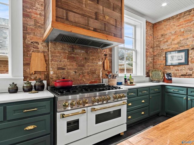 401 S Clinton Street, Athens, AL 35611