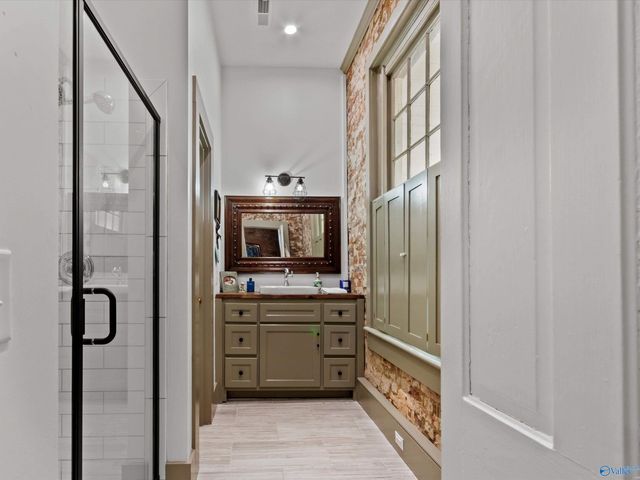 401 S Clinton Street, Athens, AL 35611