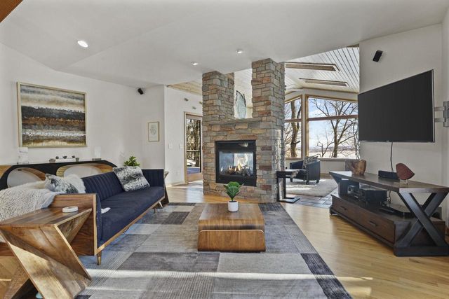 5018 Sunrise Ridge Trail, Middleton, WI 53562