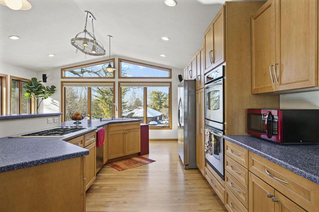 5018 Sunrise Ridge Trail, Middleton, WI 53562