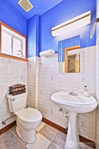 5402 S Cloverdale Street, Seattle, WA 98118