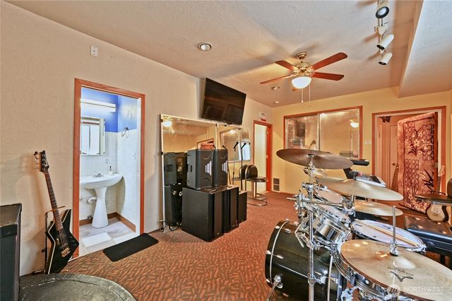 5402 S Cloverdale Street, Seattle, WA 98118
