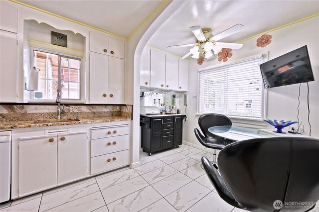 5402 S Cloverdale Street, Seattle, WA 98118