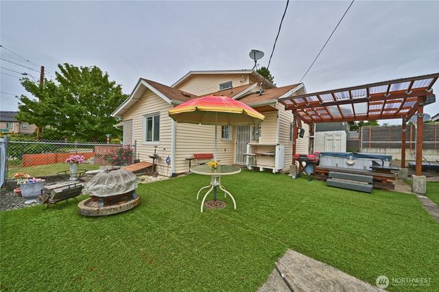 5402 S Cloverdale Street, Seattle, WA 98118