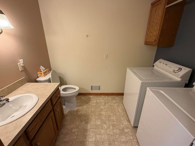 51 Newcastle Drive, Zeeland, MI 49464