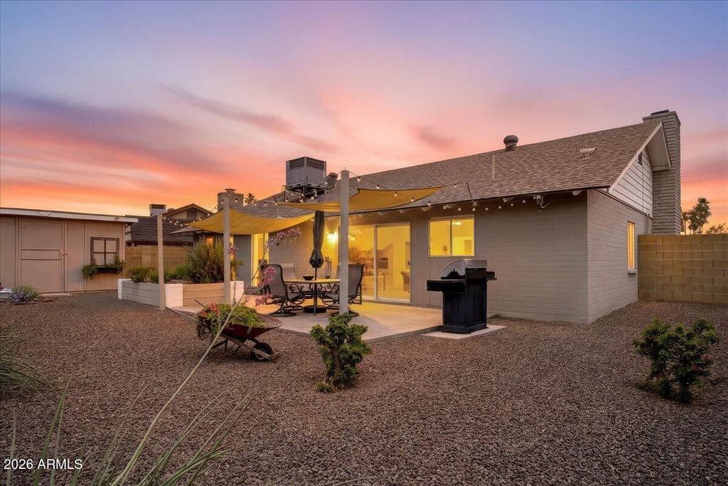 Image 31 of property listing at 4611 W ECHO Lane, Glendale, AZ 85302