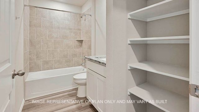 509 Harvest Lake Drive, Snook, TX 77878