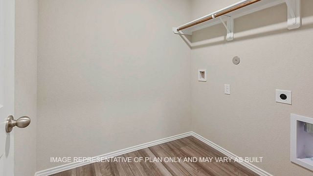 509 Harvest Lake Drive, Snook, TX 77878