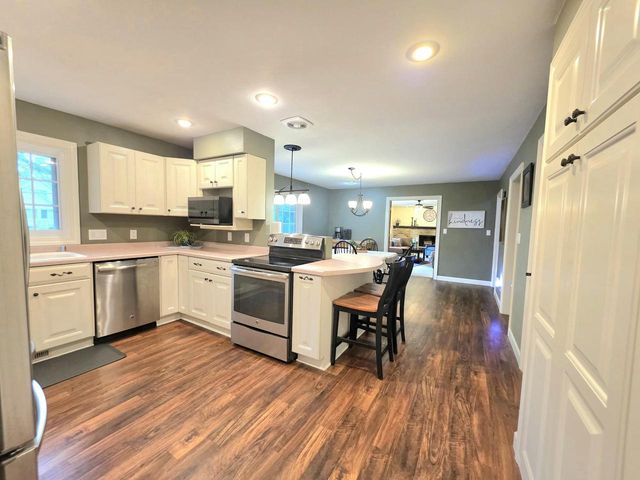 566 Riford ROAD, Neenah, WI 54956