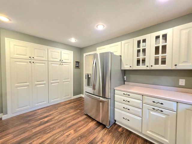 566 Riford ROAD, Neenah, WI 54956