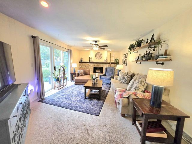 566 Riford ROAD, Neenah, WI 54956