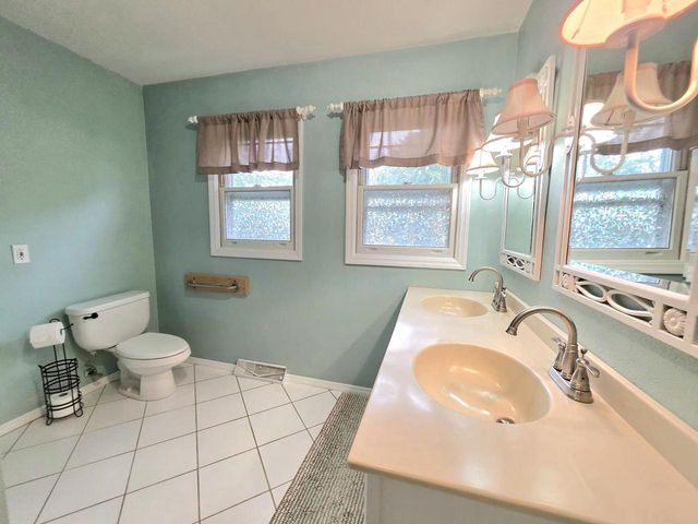 566 Riford ROAD, Neenah, WI 54956