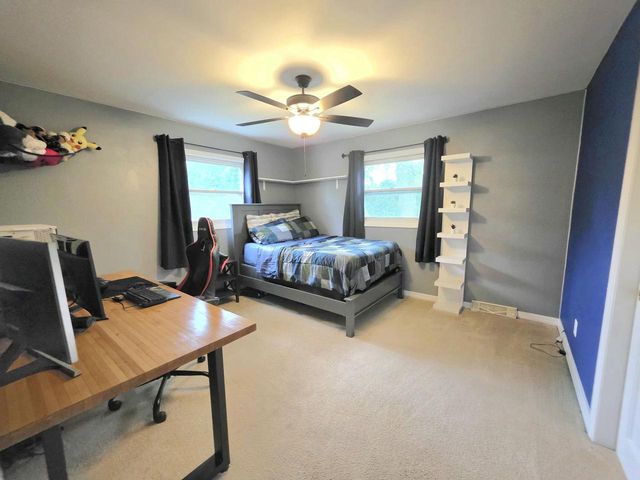 566 Riford ROAD, Neenah, WI 54956