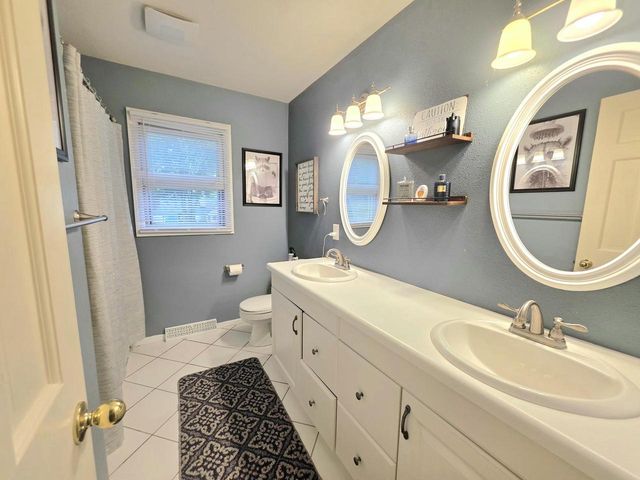 566 Riford ROAD, Neenah, WI 54956