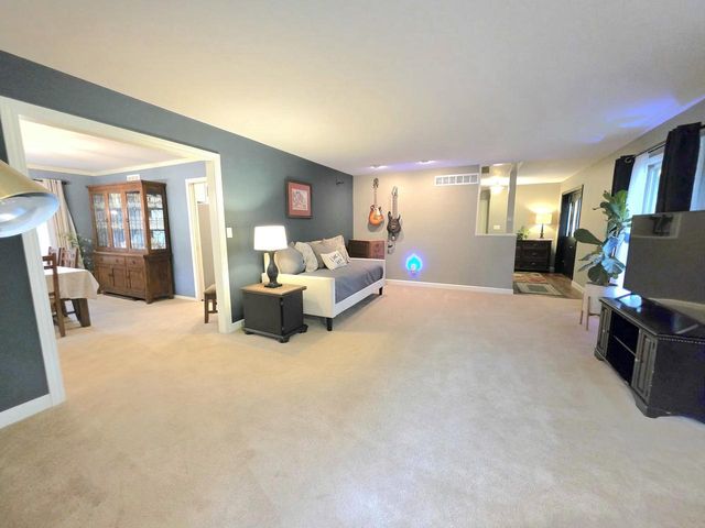 566 Riford ROAD, Neenah, WI 54956