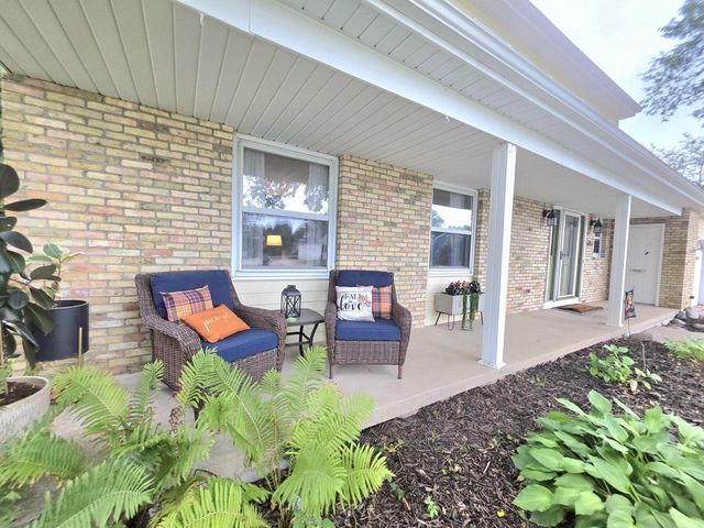 566 Riford ROAD, Neenah, WI 54956
