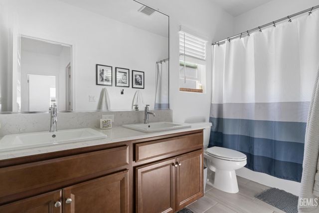 3407 Trail River Lane, Shafter, CA 93263