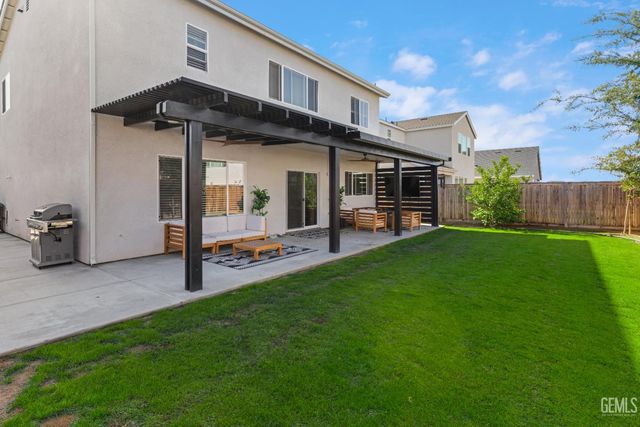 3407 Trail River Lane, Shafter, CA 93263
