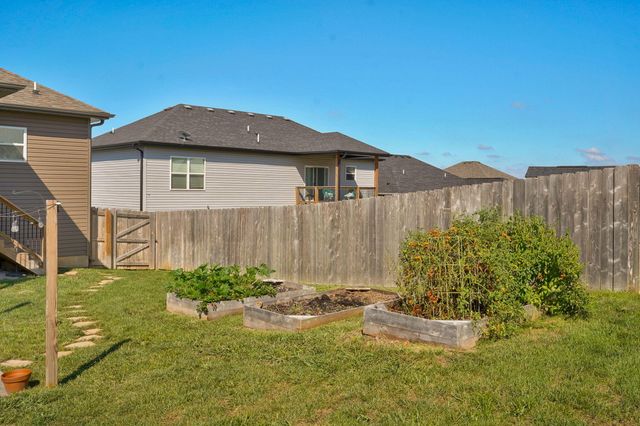 1106 S Swift Avenue, Ozark, MO 65721