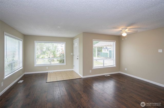 16313 64th Street E, Sumner, WA 98390