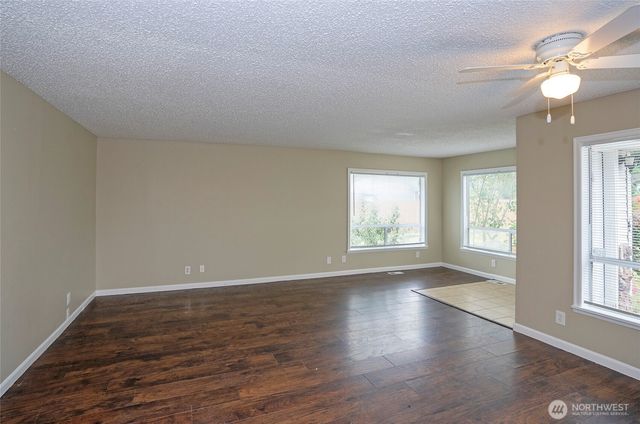 16313 64th Street E, Sumner, WA 98390