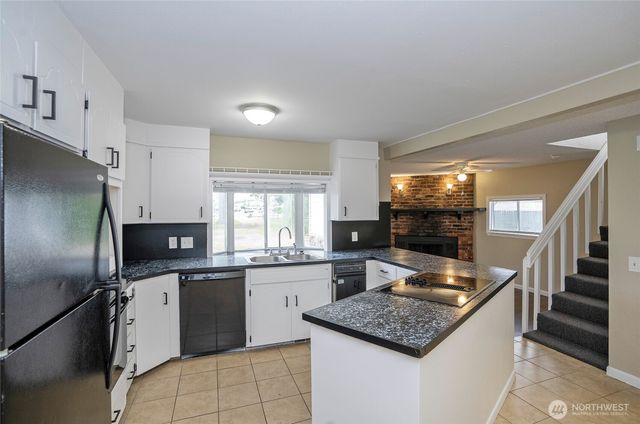 16313 64th Street E, Sumner, WA 98390