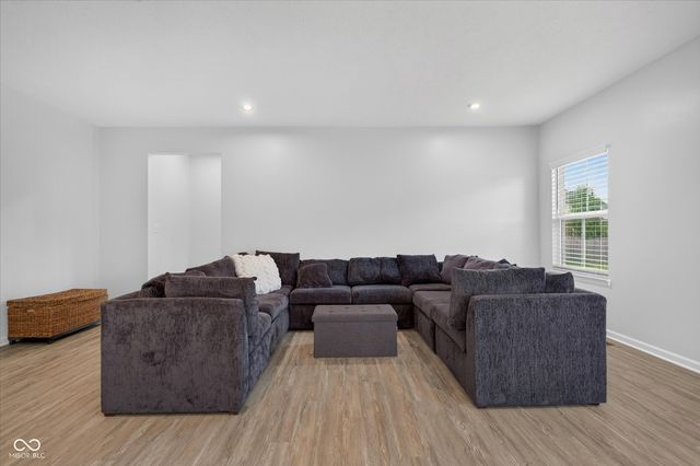 2718 Chalbury Drive, Plainfield, IN 46168