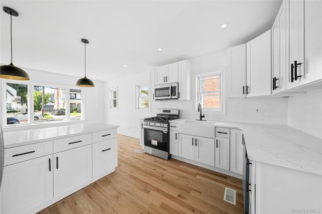 87 Parsons Drive, Hempstead, NY 11550