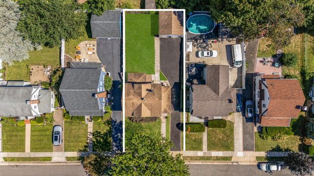 87 Parsons Drive, Hempstead, NY 11550