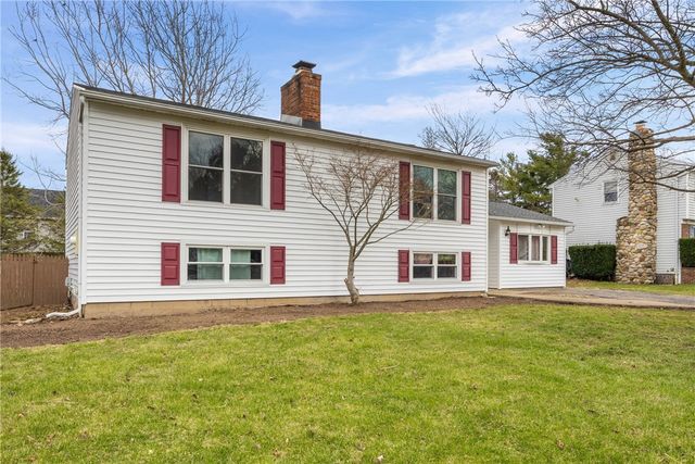 1753 Maplewood Drive, Farmington, NY 14425