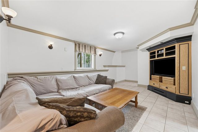 1753 Maplewood Drive, Farmington, NY 14425